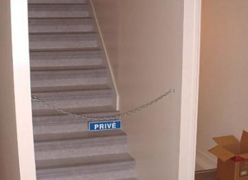 pose de pvc sur marches d'escalier